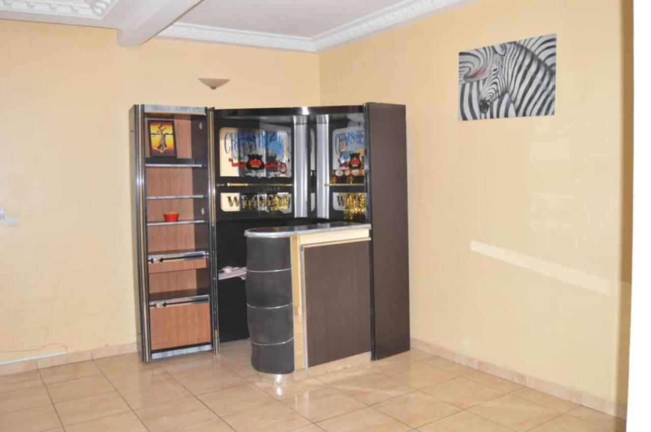 Residence Hoteliere Borel Denver دوالا المظهر الخارجي الصورة
