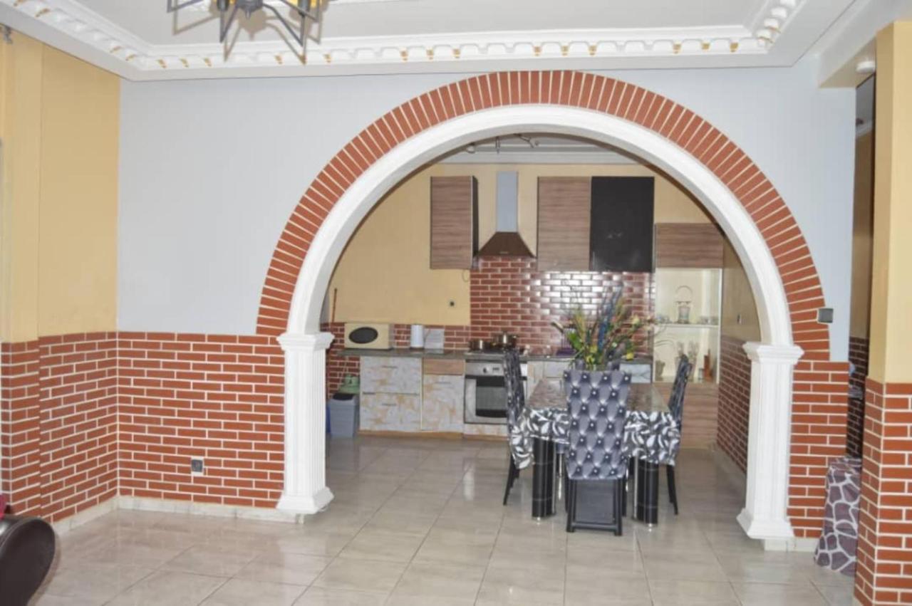 Residence Hoteliere Borel Denver دوالا المظهر الخارجي الصورة