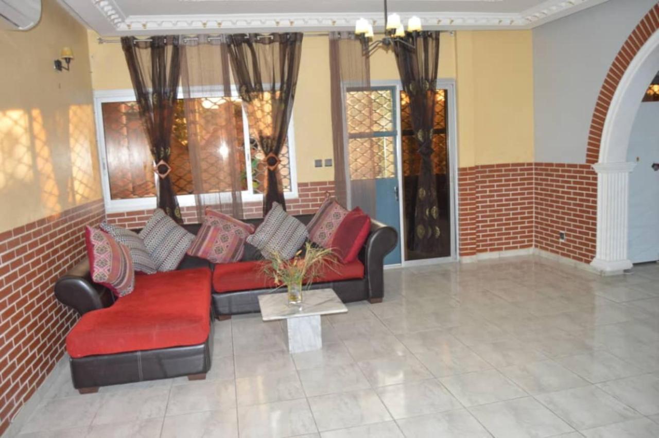 Residence Hoteliere Borel Denver دوالا المظهر الخارجي الصورة