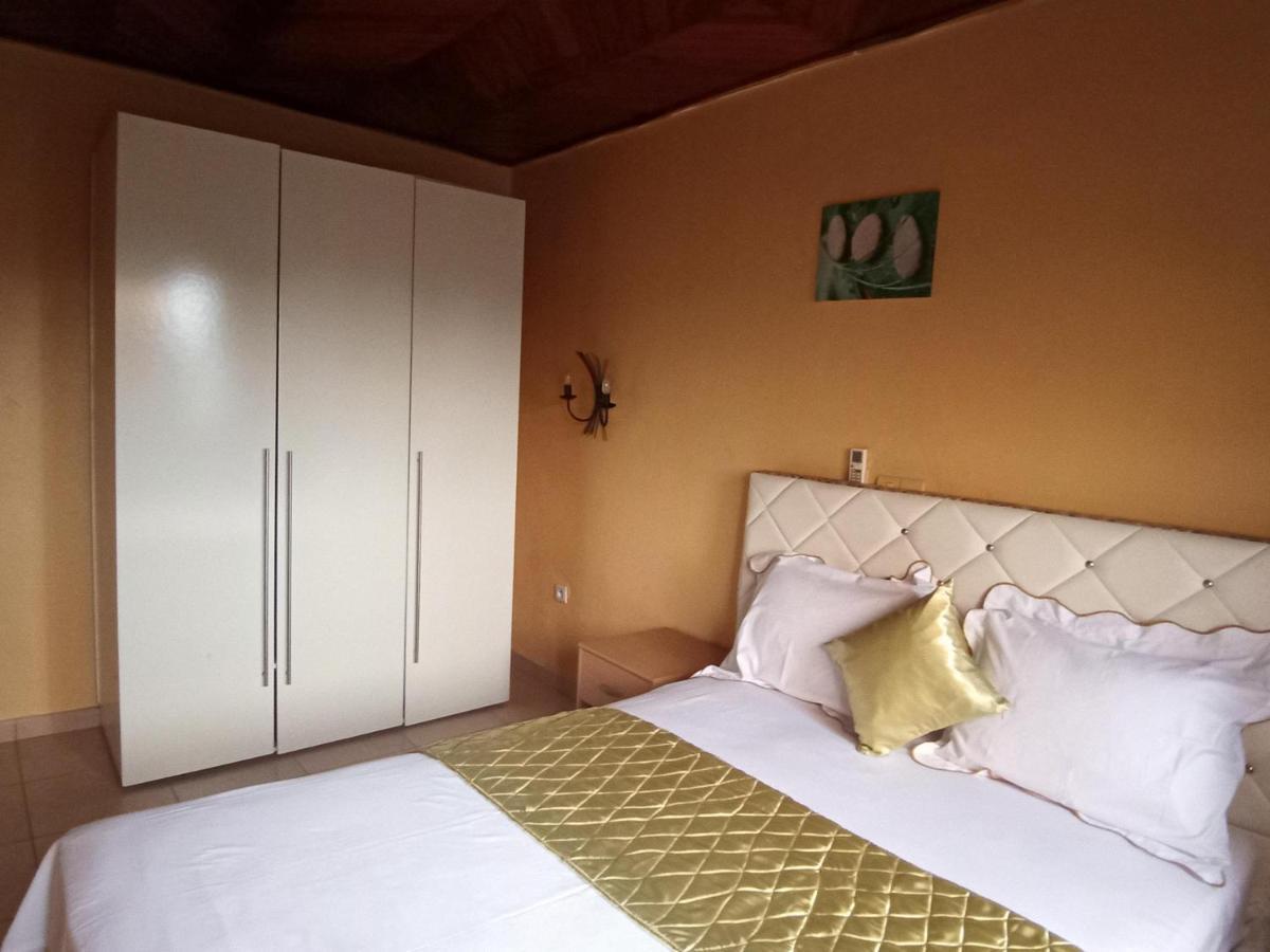Residence Hoteliere Borel Denver دوالا المظهر الخارجي الصورة