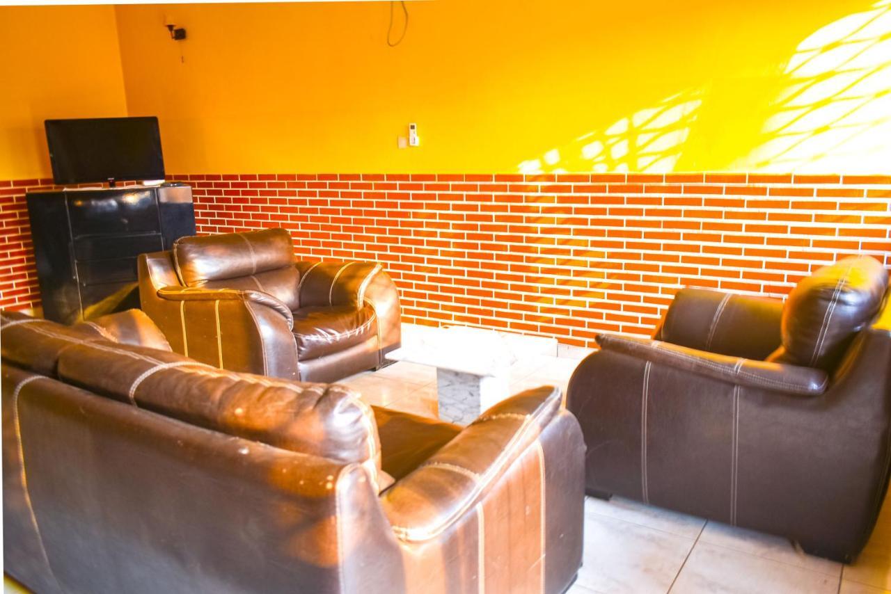 Residence Hoteliere Borel Denver دوالا المظهر الخارجي الصورة