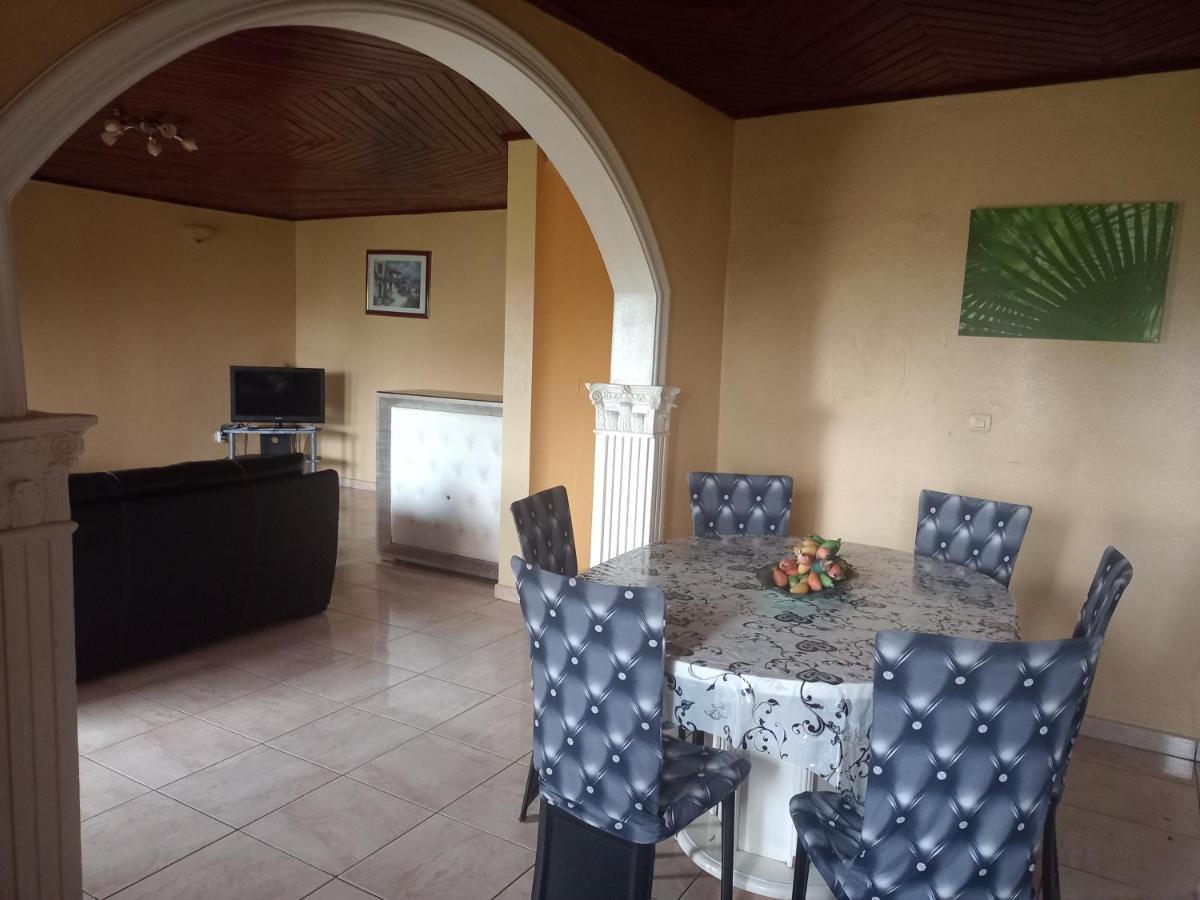 Residence Hoteliere Borel Denver دوالا المظهر الخارجي الصورة