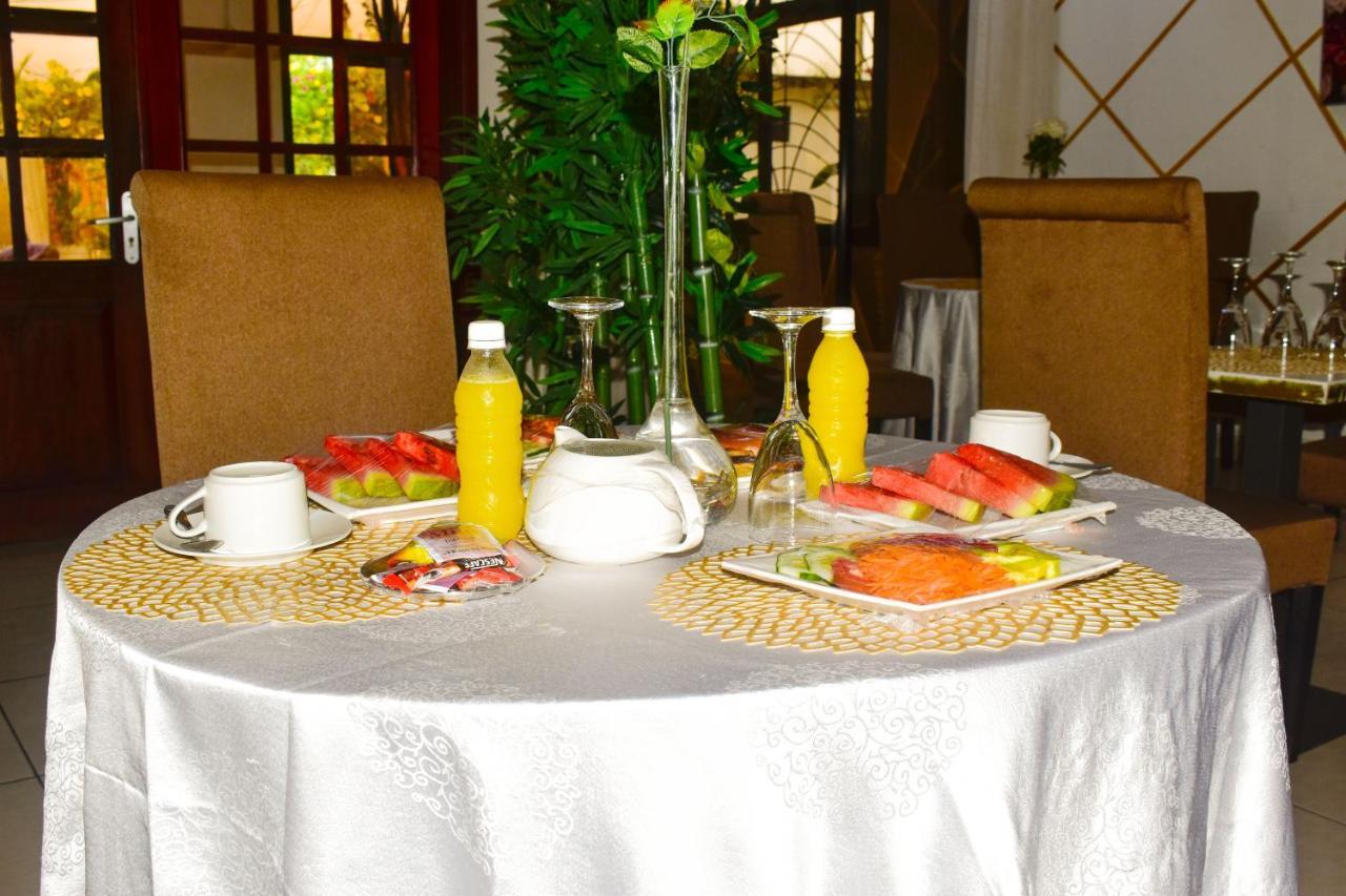 Residence Hoteliere Borel Denver دوالا المظهر الخارجي الصورة
