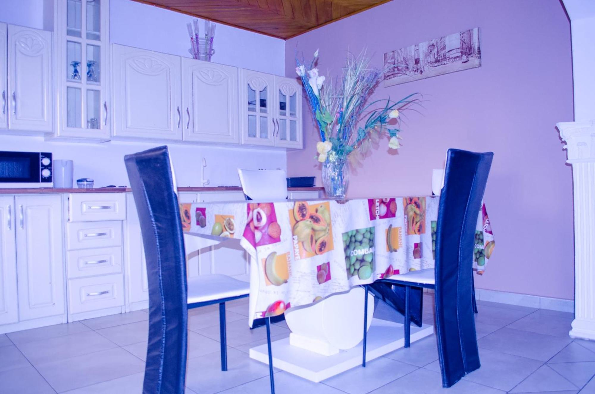 Residence Hoteliere Borel Denver دوالا المظهر الخارجي الصورة