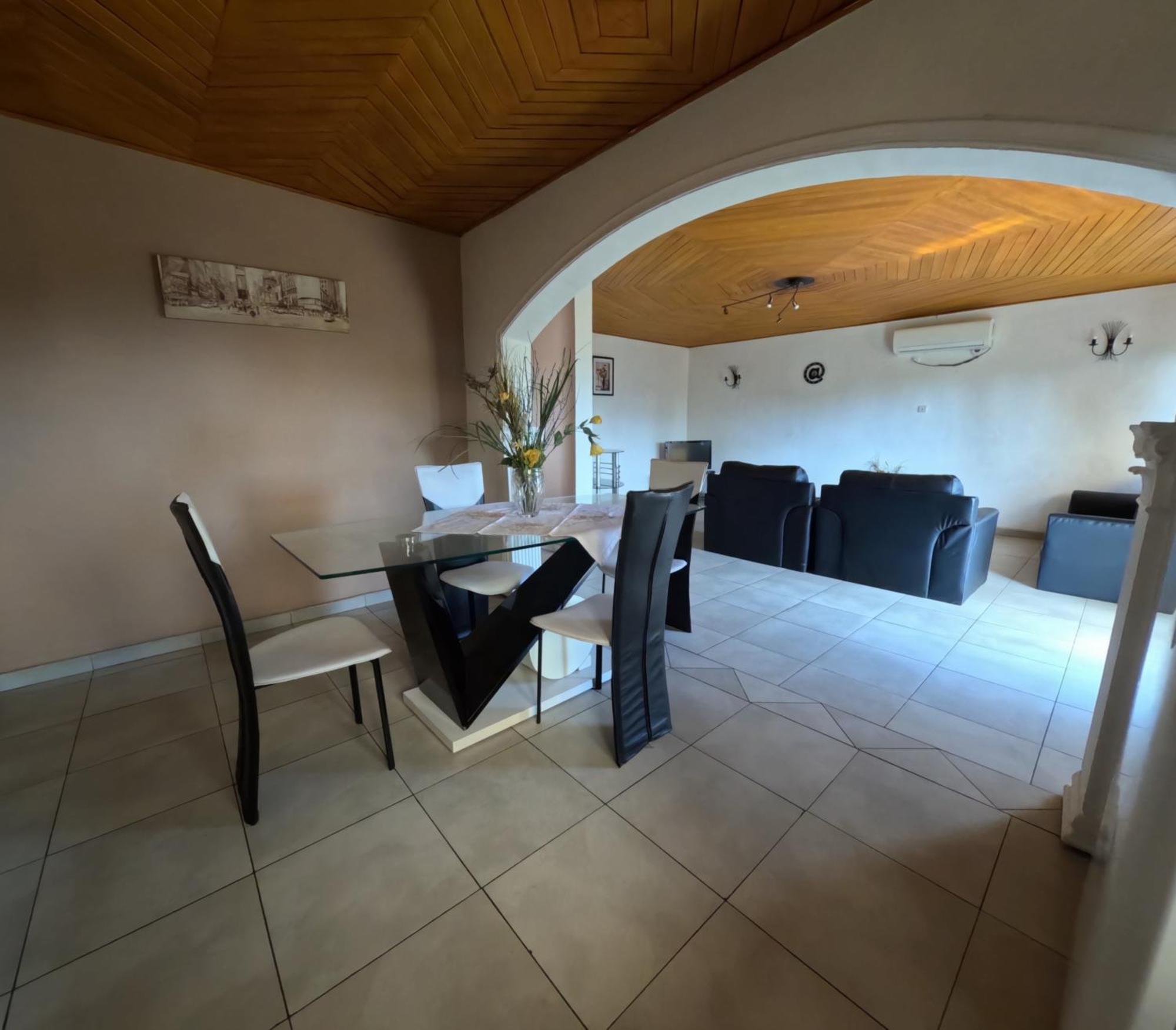 Residence Hoteliere Borel Denver دوالا المظهر الخارجي الصورة
