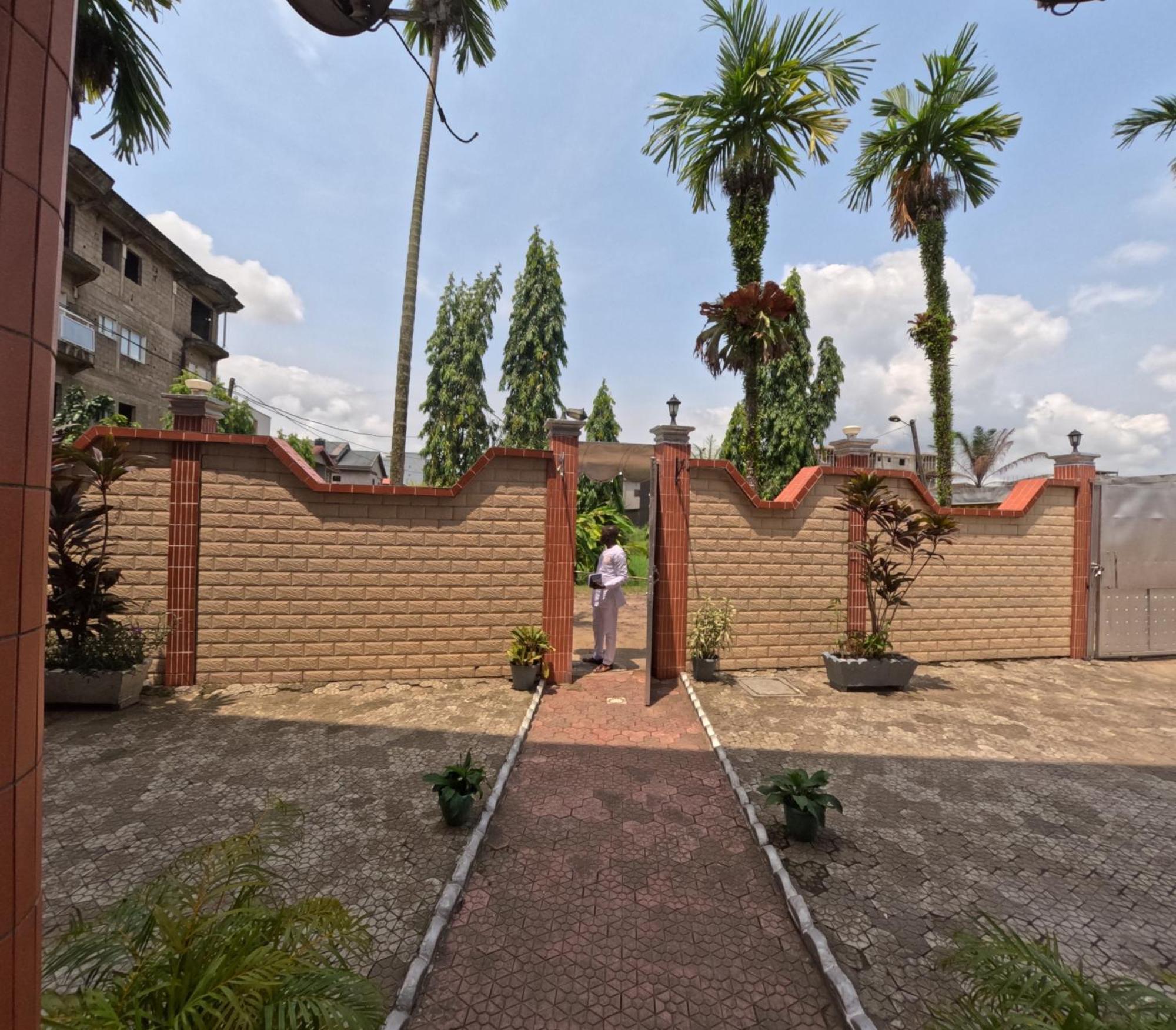 Residence Hoteliere Borel Denver دوالا المظهر الخارجي الصورة